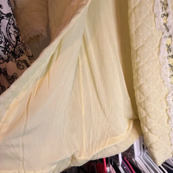 Vintage House Coat Quilted Robe Floral Lace 1960s By Loungees Butter Yellow Sz S - Picture 5 of 9